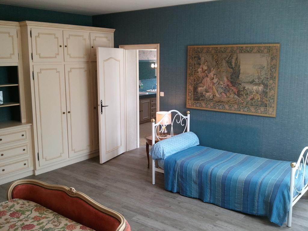 Mas Du Trezon Bed and Breakfast Cholet Exteriör bild